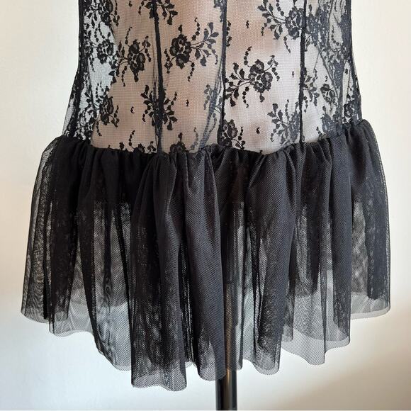Victoria’s Secret Sheer Top Size S Black Floral Lace V Neck - Picture 3 of 9